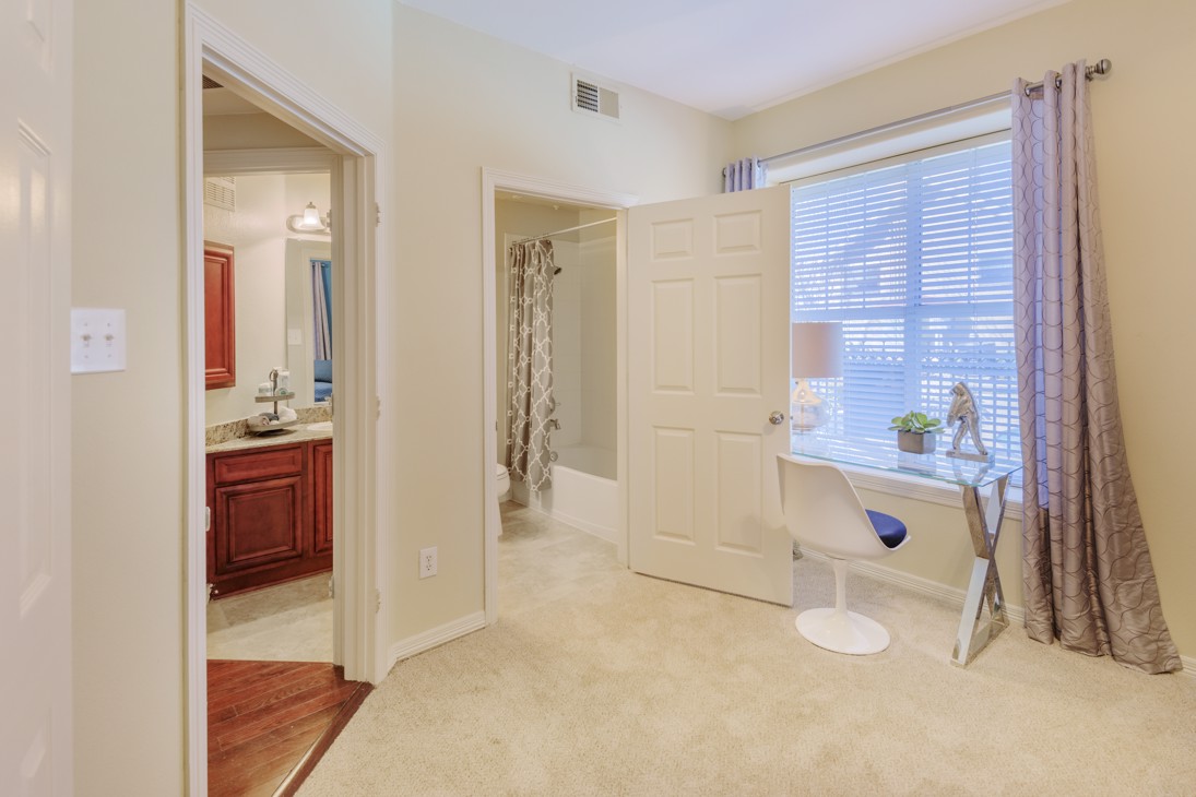 Kensington by the Vineyard Apartments Available in Euless, TX
